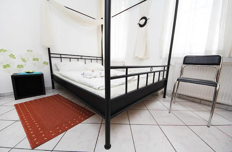 City Pension Storch II Кёльн Экстерьер фото