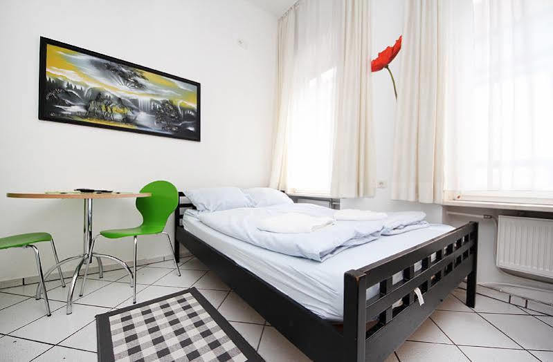 City Pension Storch II Кёльн Экстерьер фото