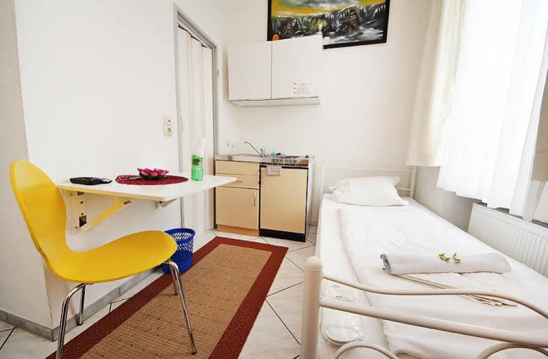 City Pension Storch II Кёльн Экстерьер фото