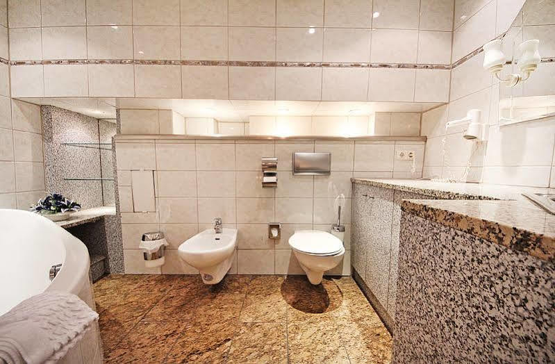 City Pension Storch II Кёльн Экстерьер фото